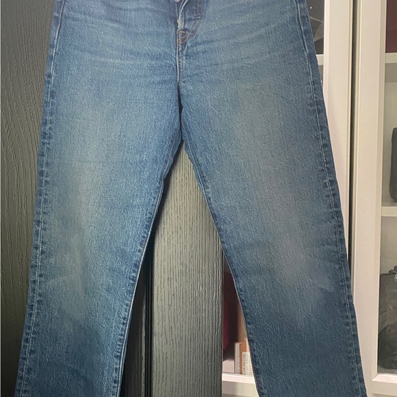 Levis Wedgie straight leg Jeans. Worn twice. 25x26 - Picture 2 of 2